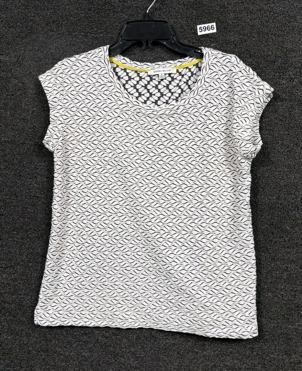 Rose + Olive T-Shirt Womens Size S Textured Short Sleeve Round Neck Preppy